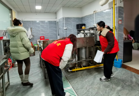 东风街道望山社区：筑牢冬季防火屏障 守护社区平安家园